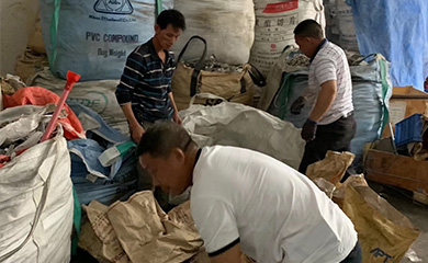 聯(lián)開金屬工作場(chǎng)景